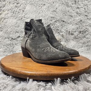 Lucky Brand Womens 7.5M EU 38 Gray Suede Leather Embroidered Western Ankle Boots